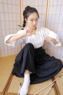 《诱人的女教师2》电影